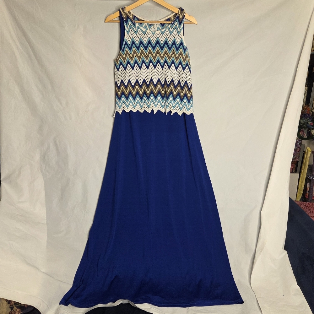 Inseparable Blue Dress with Chevron Pattern